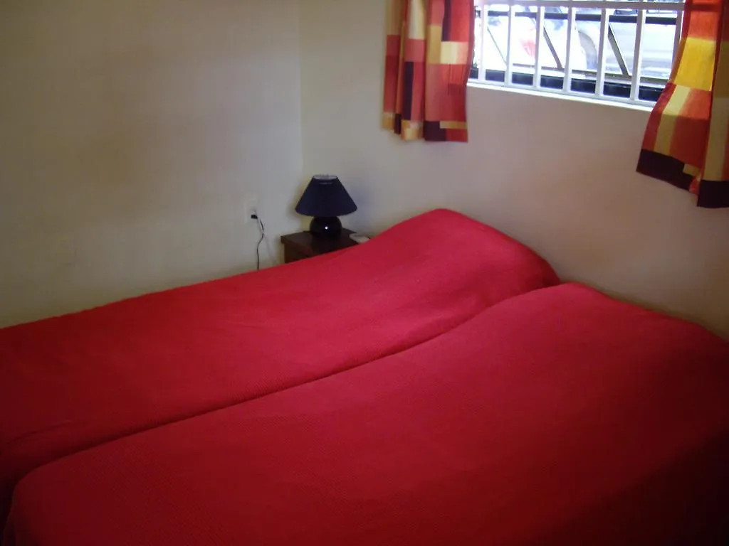 Iguana Inn Willemstad