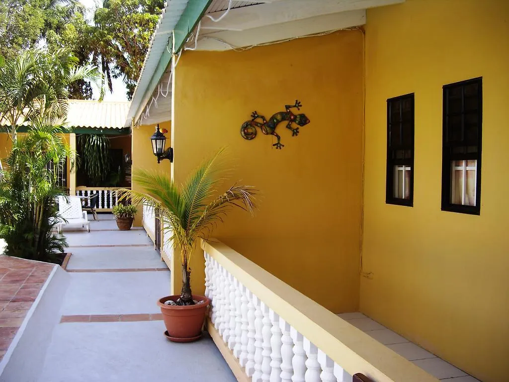 Iguana Inn Willemstad Apartment